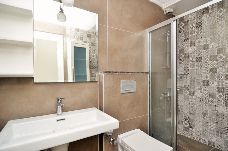 Большая вилла с камином