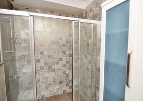 Большая вилла с камином