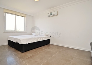 Большая вилла с камином