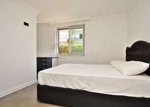 Большая вилла с камином