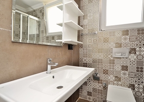 Большая вилла с камином