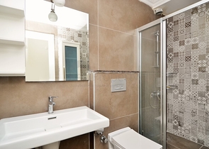 Большая вилла с камином