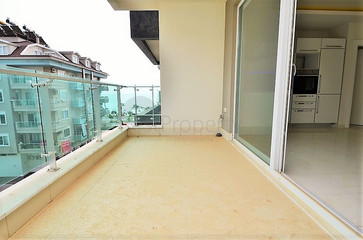 Трехкомнатная квартира на морском побережье