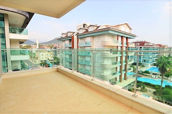 Трехкомнатная квартира на морском побережье