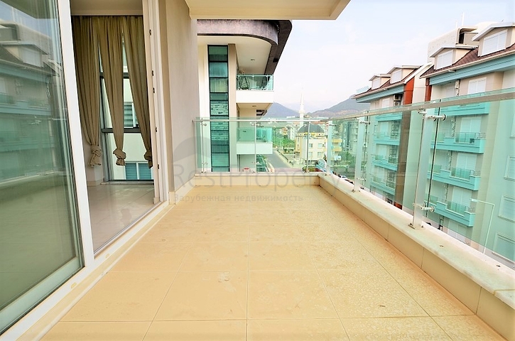 Трехкомнатная квартира на морском побережье