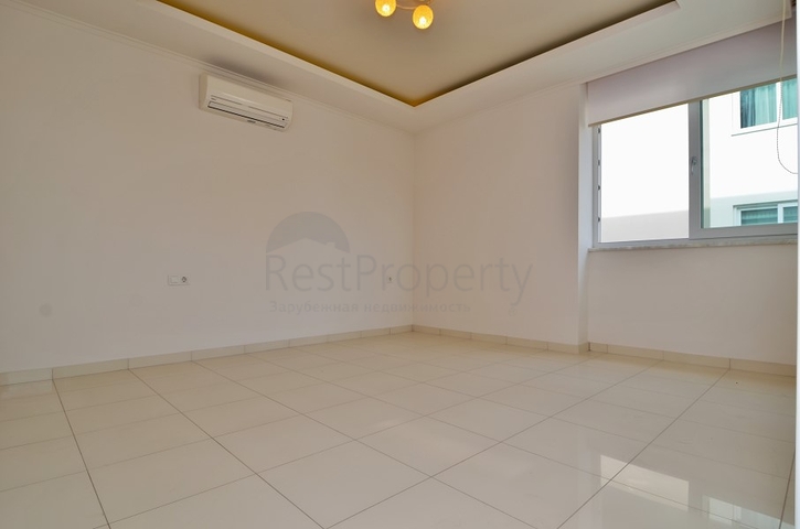 Трехкомнатная квартира на морском побережье