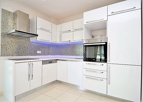 Трехкомнатная квартира на морском побережье