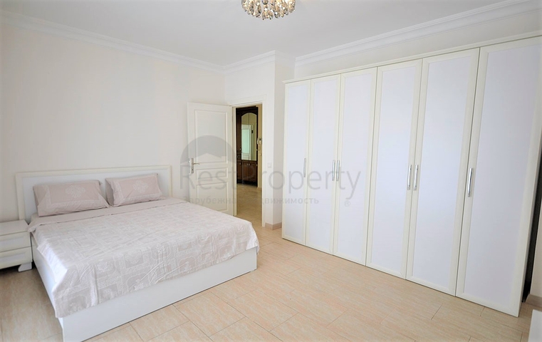 Меблированная квартира 2+1 с отдельной кухней через дорогу от пляжа