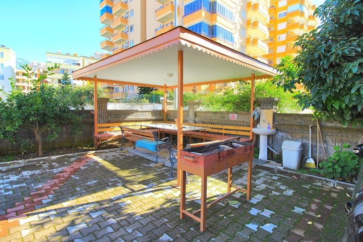 Меблированная квартира 2+1 с отдельной кухней через дорогу от пляжа