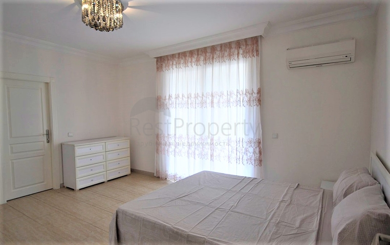 Меблированная квартира 2+1 с отдельной кухней через дорогу от пляжа