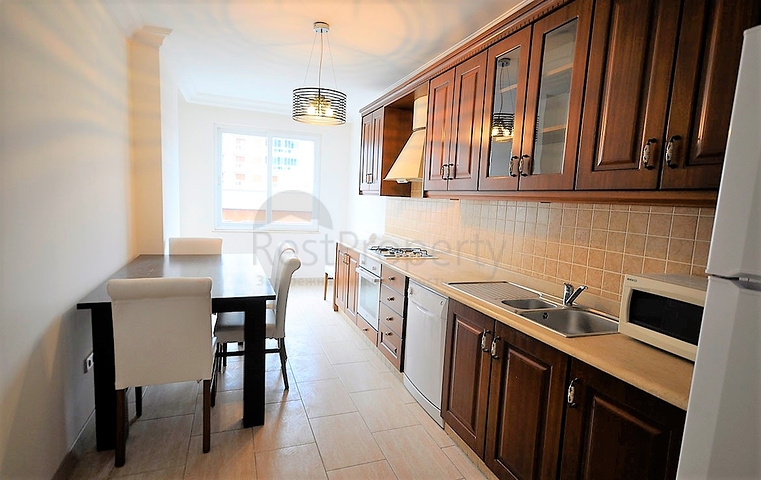 Меблированная квартира 2+1 с отдельной кухней через дорогу от пляжа