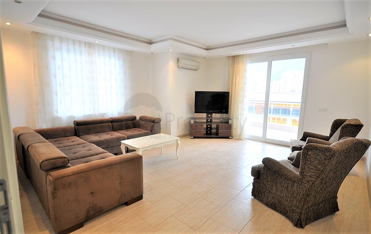 Меблированная квартира 2+1 с отдельной кухней через дорогу от пляжа