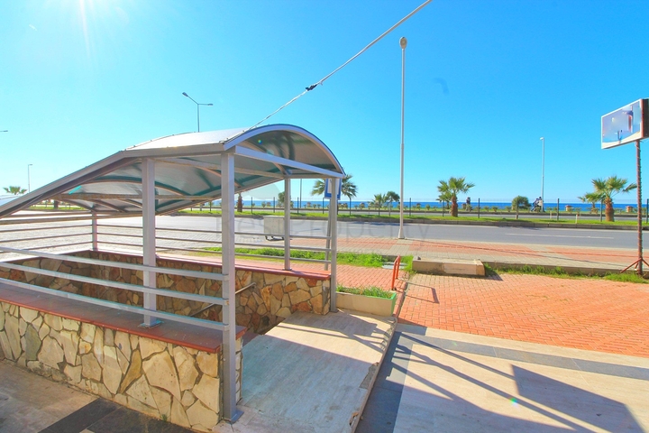 Меблированная квартира 2+1 с отдельной кухней через дорогу от пляжа