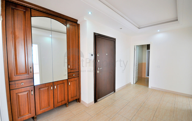 Меблированная квартира 2+1 с отдельной кухней через дорогу от пляжа