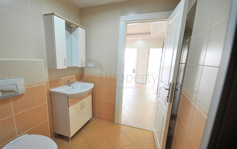 Меблированная квартира 2+1 с отдельной кухней через дорогу от пляжа