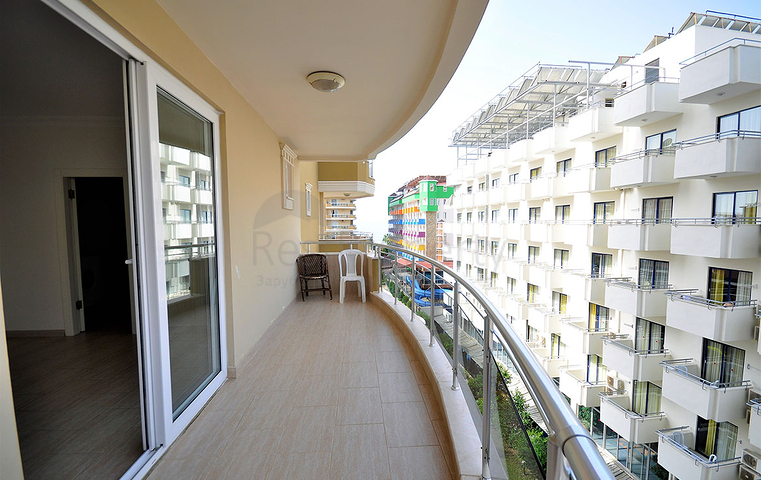 Меблированная квартира 2+1 с отдельной кухней через дорогу от пляжа