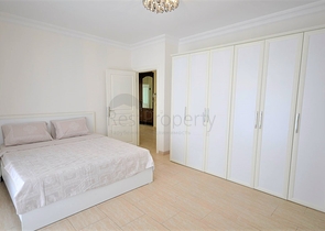 Меблированная квартира 2+1 с отдельной кухней через дорогу от пляжа