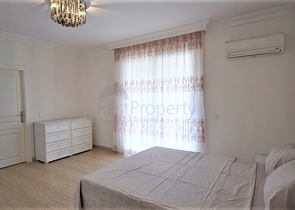 Меблированная квартира 2+1 с отдельной кухней через дорогу от пляжа