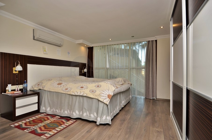 Дуплекс с выходом в сад в комплексе класса люкс