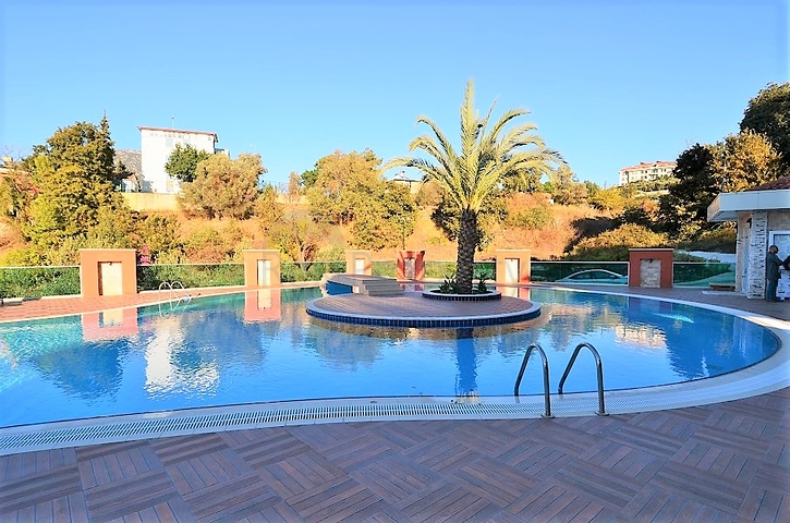 Дуплекс с выходом в сад в комплексе класса люкс