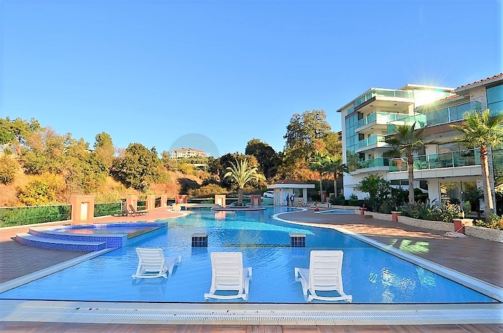 Дуплекс с выходом в сад в комплексе класса люкс