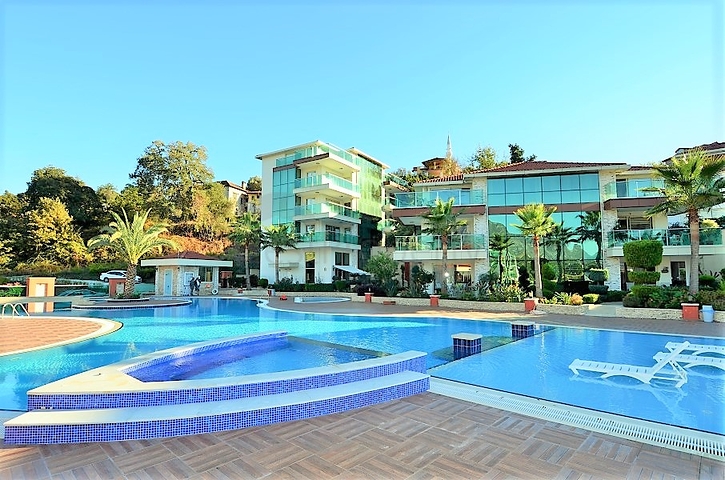 Дуплекс с выходом в сад в комплексе класса люкс