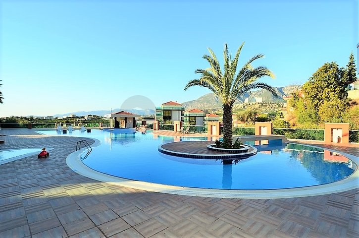 Дуплекс с выходом в сад в комплексе класса люкс