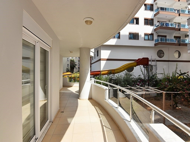 Трехкомнатная квартира с мебелью от собственника