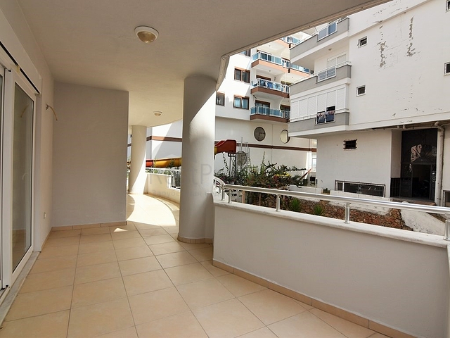 Трехкомнатная квартира с мебелью от собственника