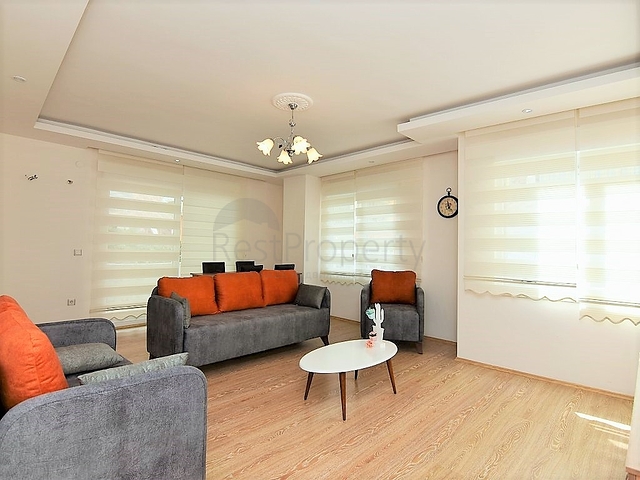 Трехкомнатная квартира с мебелью от собственника