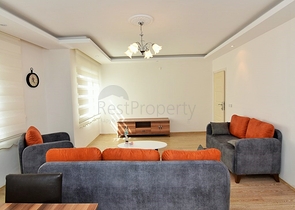 Трехкомнатная квартира с мебелью от собственника