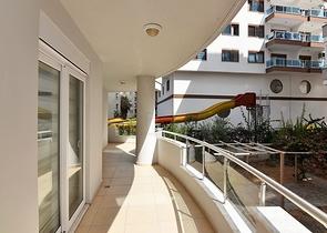 Трехкомнатная квартира с мебелью от собственника