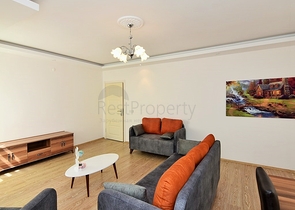 Трехкомнатная квартира с мебелью от собственника