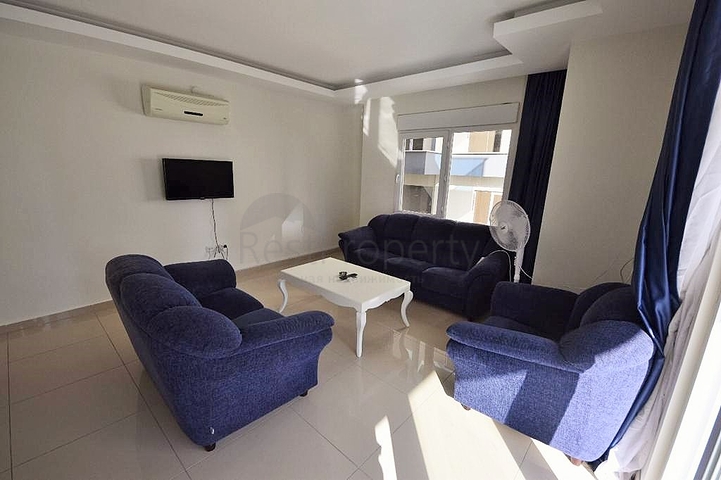 Трехкомнатная, меблированная квартира в хорошем комплексе