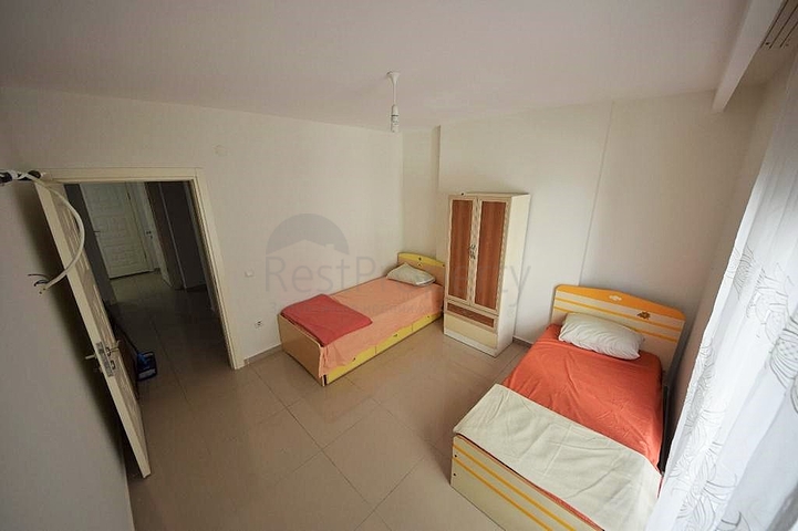 Трехкомнатная, меблированная квартира в хорошем комплексе