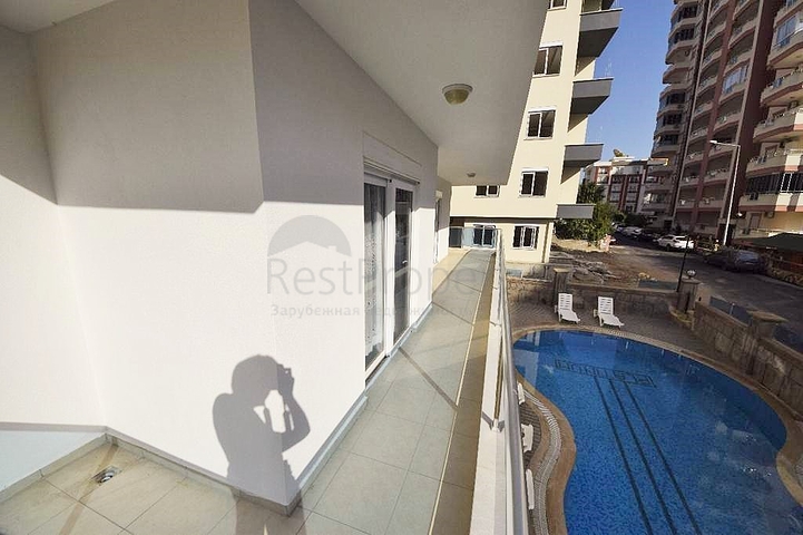 Трехкомнатная, меблированная квартира в хорошем комплексе