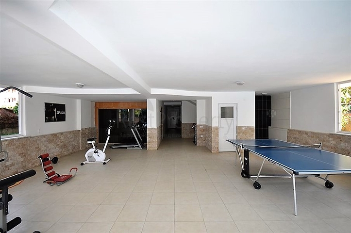 Трехкомнатная, меблированная квартира в хорошем комплексе