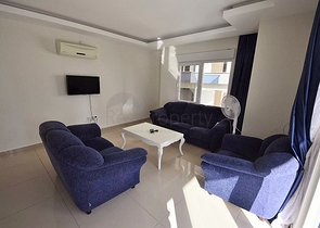 Трехкомнатная, меблированная квартира в хорошем комплексе