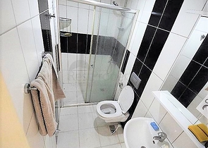 Трехкомнатная, меблированная квартира в хорошем комплексе