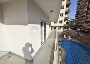 Трехкомнатная, меблированная квартира в хорошем комплексе