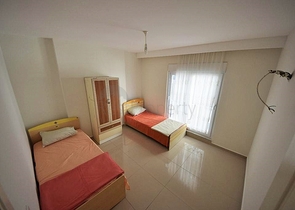 Трехкомнатная, меблированная квартира в хорошем комплексе