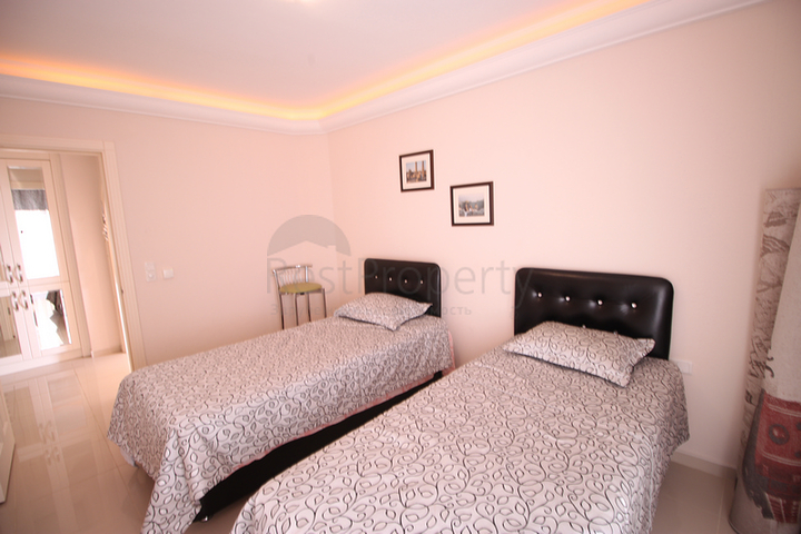 Трехкомнатная квартира рядом с морем