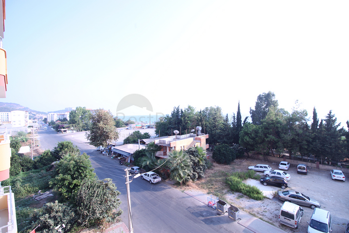 Трехкомнатная квартира рядом с морем