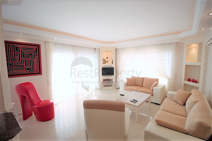 Трехкомнатная квартира рядом с морем