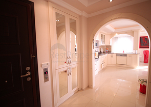 Трехкомнатная квартира рядом с морем