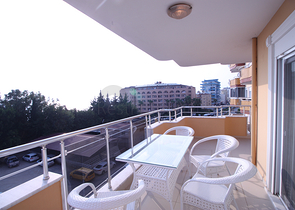 Трехкомнатная квартира рядом с морем