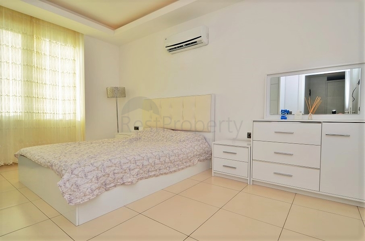 Трехкомнатная квартира с мебелью