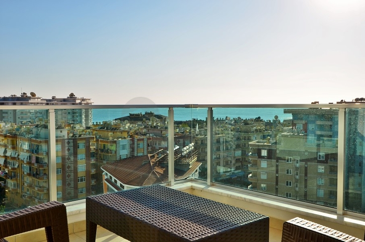 Трехкомнатная квартира с мебелью