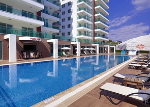 Трехкомнатная квартира с мебелью