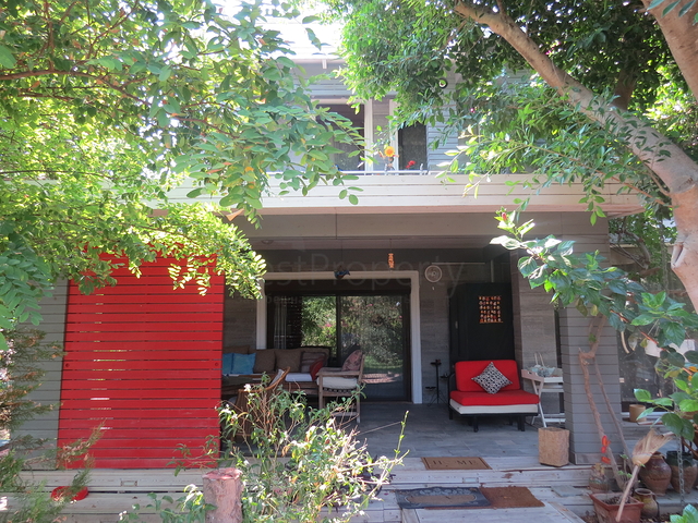 Продается 2-х этажная вилла с собственным садом